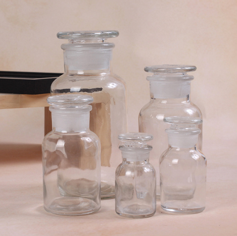 Chai thủy tinh nút nhám miệng rộng