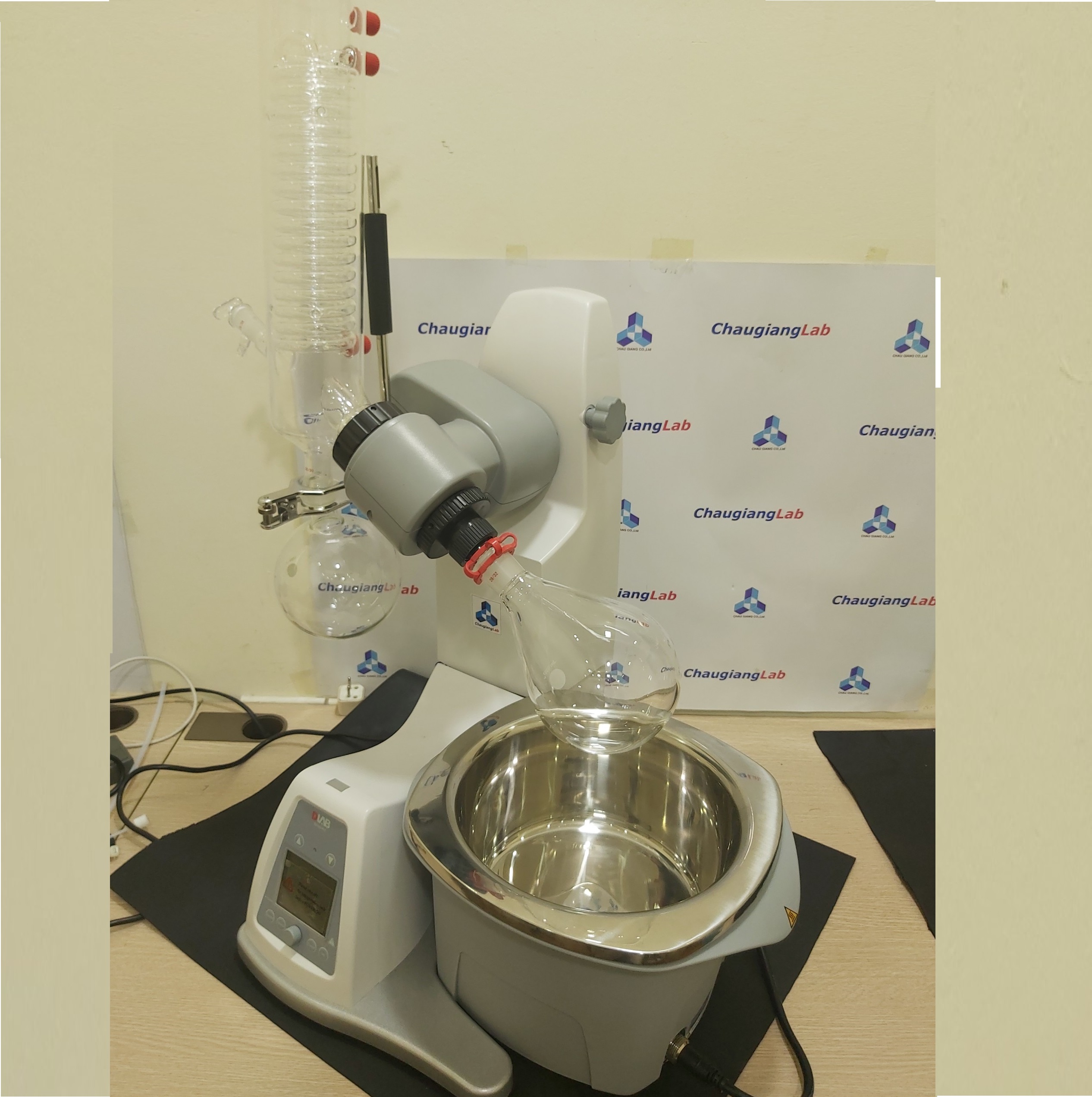 Máy cất quay chân không Model: RE100-Pro