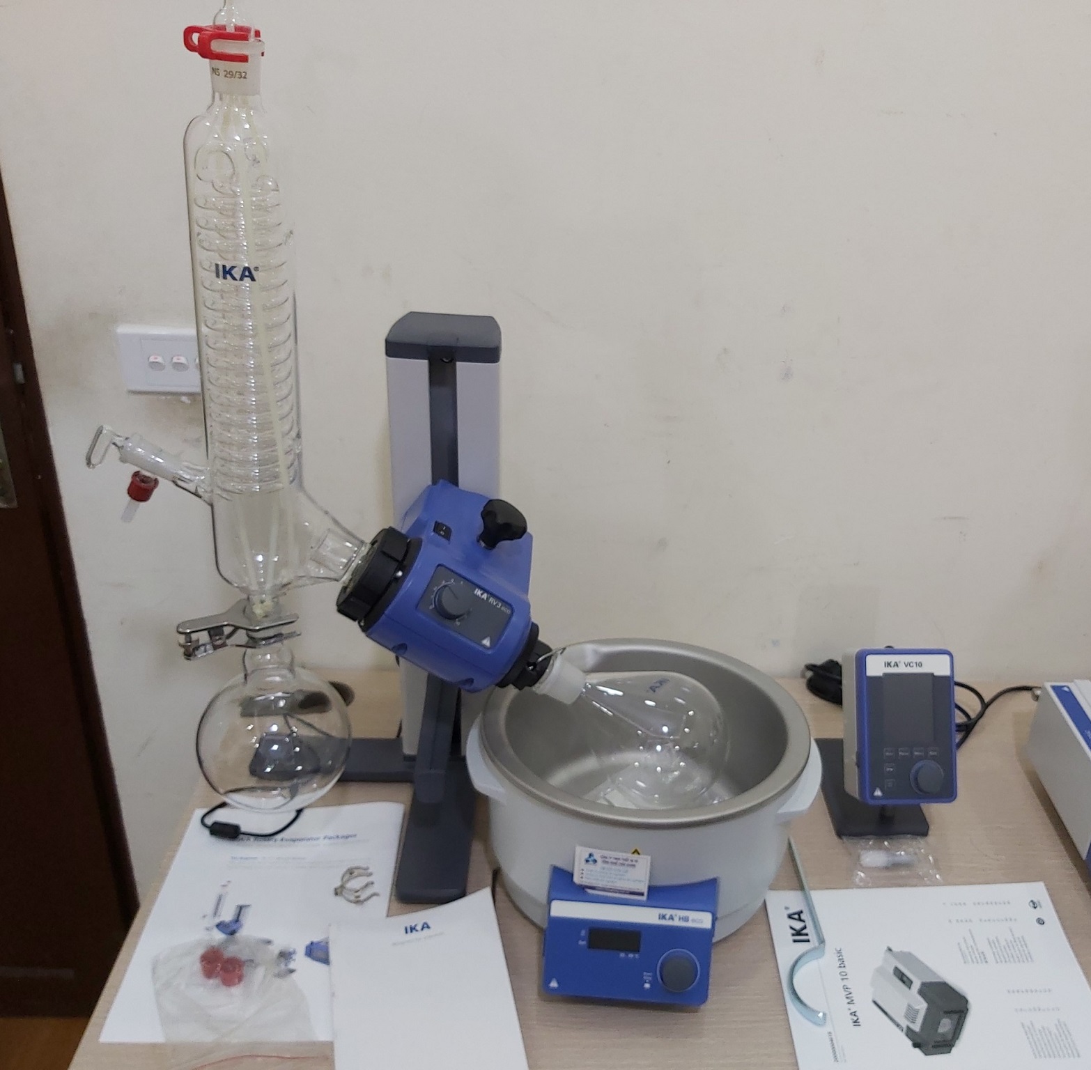 Máy cô quay chân không IKA RV3