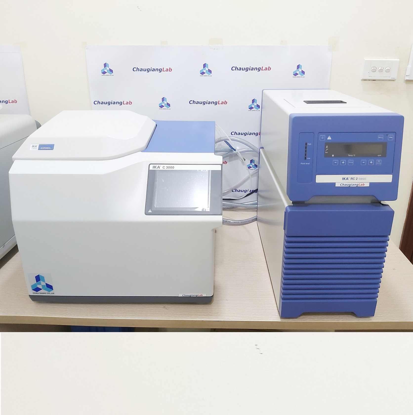 Thiết bị phân tích nhiệt lượng IKA C3000